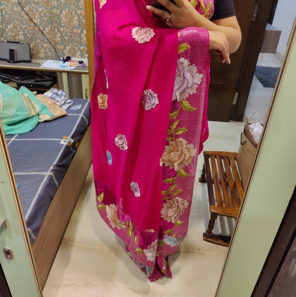 Designer Party wear Embellished Saree - Picture 4 of 7